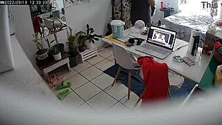 camara escondida: ¿mi hijastra no nota que la espío cada día?