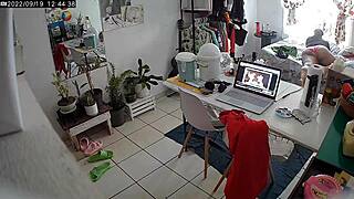 camara escondida: ¿mi hijastra no nota que la espío cada día?