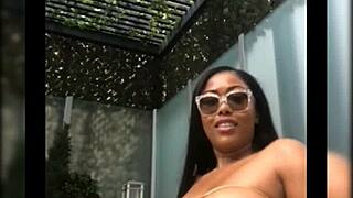 i'm showing off my hot body in the pool