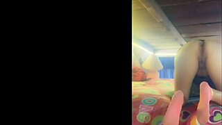 de falda me pongo cachonda, feeling so sexy and ready for more.