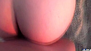 isn't it wild how linda del sol and victor bloom get hardcore on the beach with blowjob and handjob?