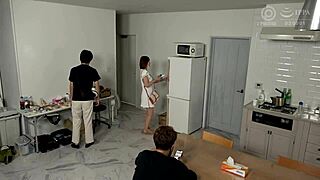 Asuna Kawai tempts AD with blowjob in dressing room before shooting