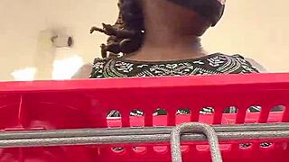 i flashed my fans in walmart and hurt my tittie lol