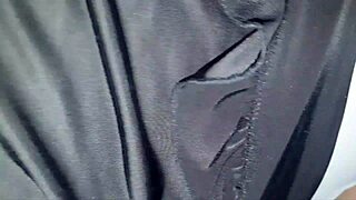 In this homemade video, the wife gives a blowjob, sucks the dick, rubs it on her shaved pussy, and cums hard