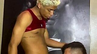 raphael lyon encheu minha boca de leite no cruising parada rj