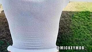 Big booty Santana Red gives outdoor blowjob!