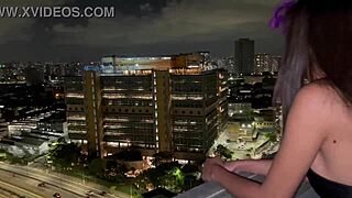 fui conhecer o condomínio do meu tio, brinquei no balanço e dei minha bucetinha no terraço.