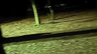 mulher abordada no parque por desconhecido com pau grande?