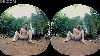 Yanks beauties Lez Endza and Sierra Cirque at waterfall 😍