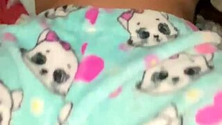 mi amiga de la universidad se mete a mi cuarto con ganas de pene