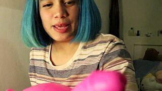 Chica in pantyhose plays with her odd dildo for fun