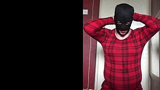 Hey, this bisexual crossdresser has a shy little secret in stockings for you