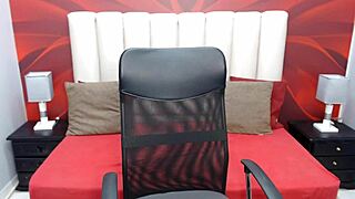 latina teen webcam flaunts big tits and ass