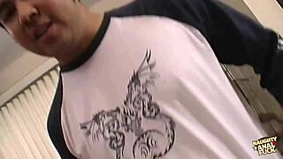 Brunette bimbo enjoys being the star for her stud