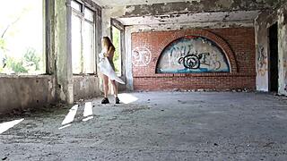 Real outdoor naked sport happening now 🏃‍♀️