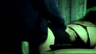 cogiendo en el sillon de la cocina en la noche