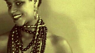 Who are these vintage women flashing outdoors?