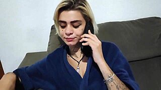 Chamei O Eletricista Para Me Ajudar Com A Tv E Paguei Com Sexo