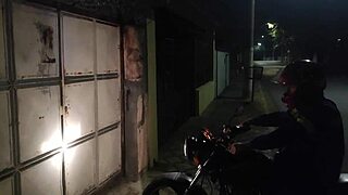 Chamei O Eletricista Para Me Ajudar Com A Tv E Paguei Com Sexo