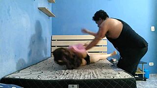 manusear sexdolls é muito complicado, não acha, com bonecas realistas?