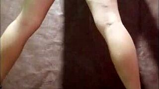 durante el dia soy enfermera y por la noche me convierto en dama de compania dispuesta a follar