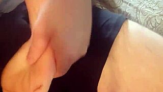 I gave a foot massage that turned into a footjob with cumshot.