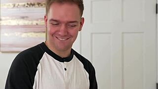 Scarlett Hampton rides and gets creampie.