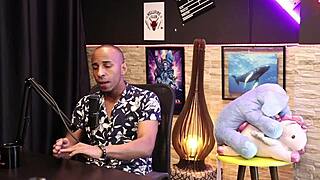 Neg�o mostra a cicatriz do pau duro quebrado - negro top del�cia