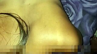 la puta de mi vecina chupandole la verga a mi marido