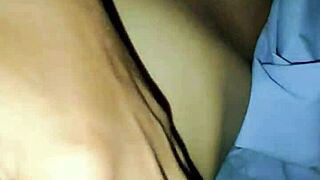 Acariciando Mis Grandes Senos En La Cama Mientras Follo Mi Apretado Coño Caliente- Kaithsaumeth