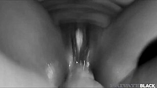 我挤奶一个硬鸡巴作为18+黑妹