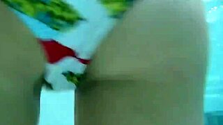 Booty Shakes Underwater!