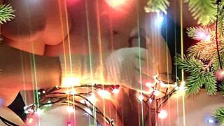 my neighbor gave me a christmas present with her hands and mouth