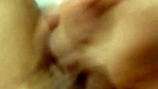 I'm beatin my punheta hard and fast