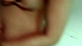 Wow, E Trang Nguyễn's sexy reveal during her bath on Bigo is just insane! You gotta see this hot Vietnamese action now!