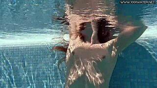 perfect ass skinny milf nicole has pointy nipples