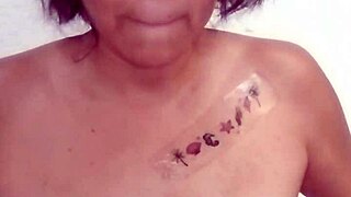 annie masturbates with toys on video call 😍