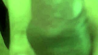 pau duro grande melado no banheiro pra vc chupar agora