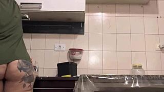 I saw the maid's huge ass while cleaning.