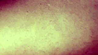 la rubia española me despierta frotando mi coño con su polla a medianoche, ¿qué haces?