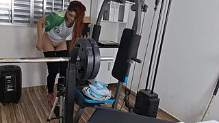 funcionários caught sneaking around back of the store