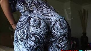 susie clove the sexy blonde babe spreads her ass and holes for amateur fun