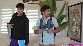 真德国家庭交换四人组口交狂射😍