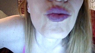 sexy roxxxanne69 sucking on that rabbit dildo