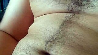 同志家伙大胆自慰并射精