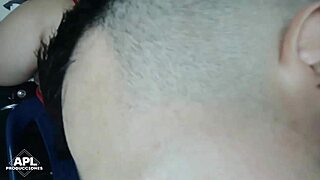 se que a mi hijastro le gusta verme mientras me cambio de ropa - parte 2