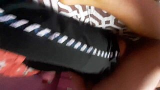 nos quedamos a solas con mi hermanastra y empezamos travesuras sexuales