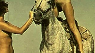 Oops, I meant Beauty rockin’ that hairy vintage vibe!