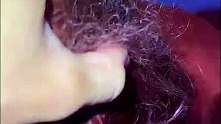 amateur de bebe pelirroja de 18 a�os con enormes tetas perfectas