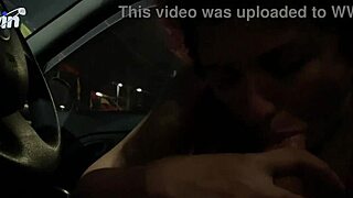 uma gata do mercado aceitou foder escondida no carro no estacionamento aberto